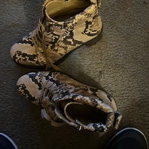 Selling my Vince Camino need mo